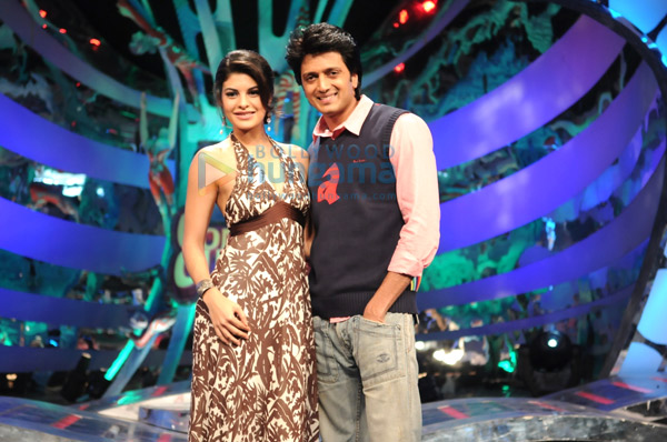 http://i.indiafm.com/memories/09/riteshjacquelinealadincc3/still1.jpg